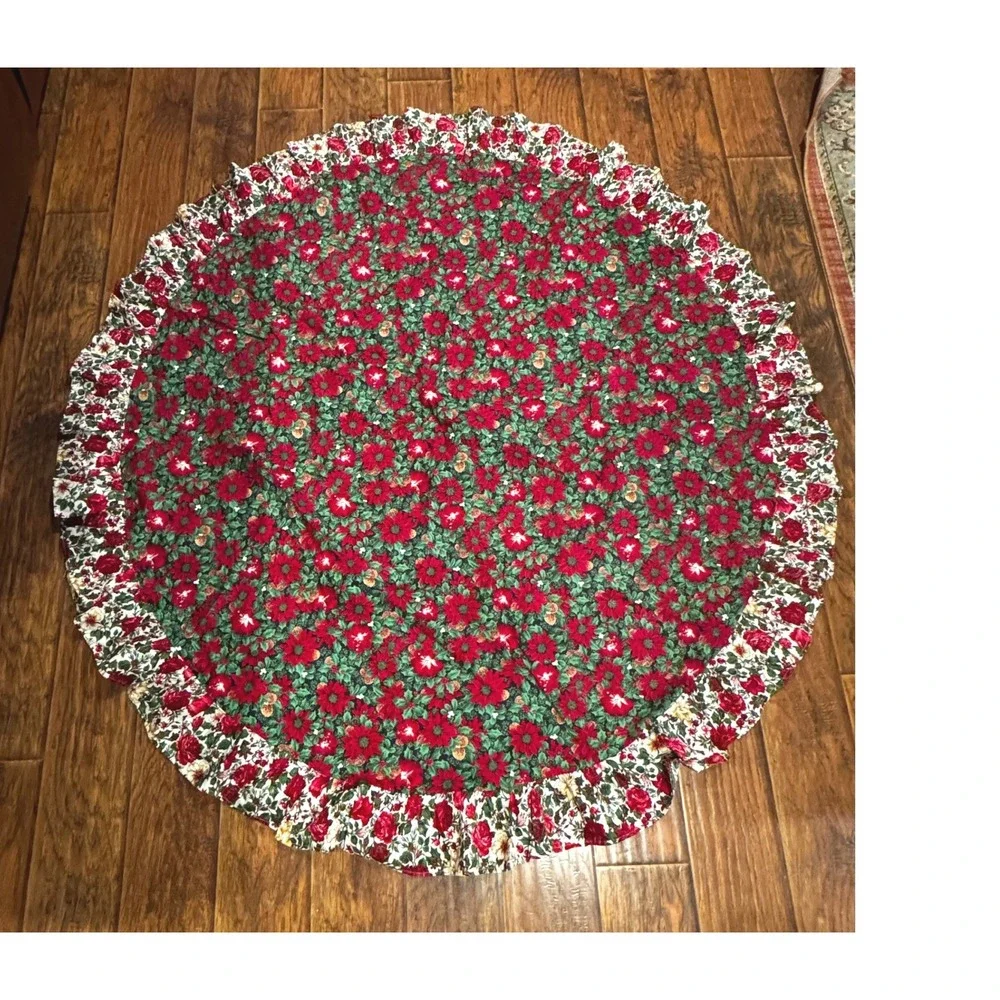 Vintage Christmas Round Tablecloth Ruffled Poinsettia Pinecone Red Green 67